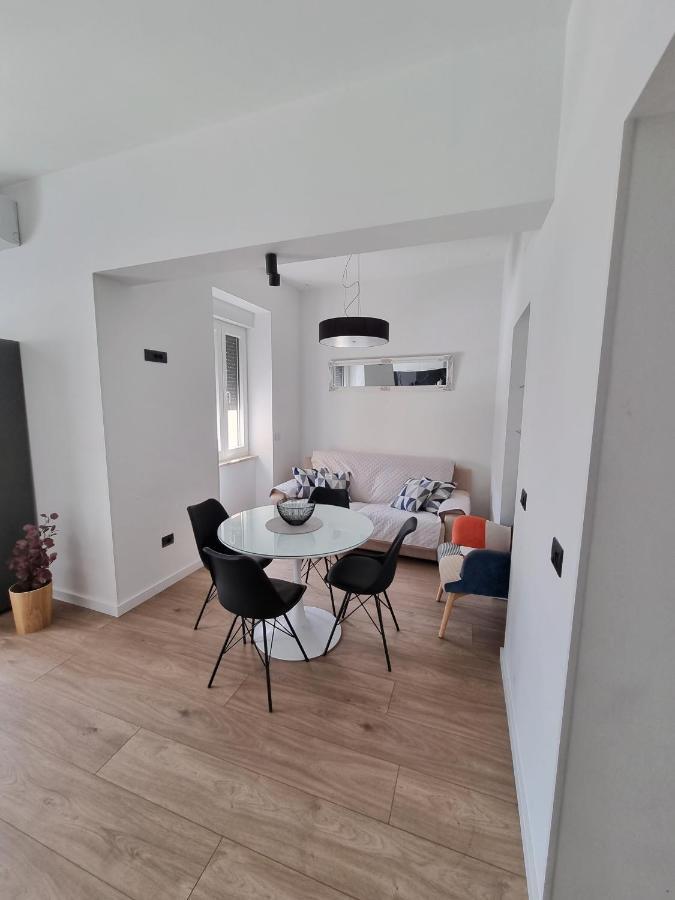 Stivi Luxury Apartments Pula Ngoại thất bức ảnh